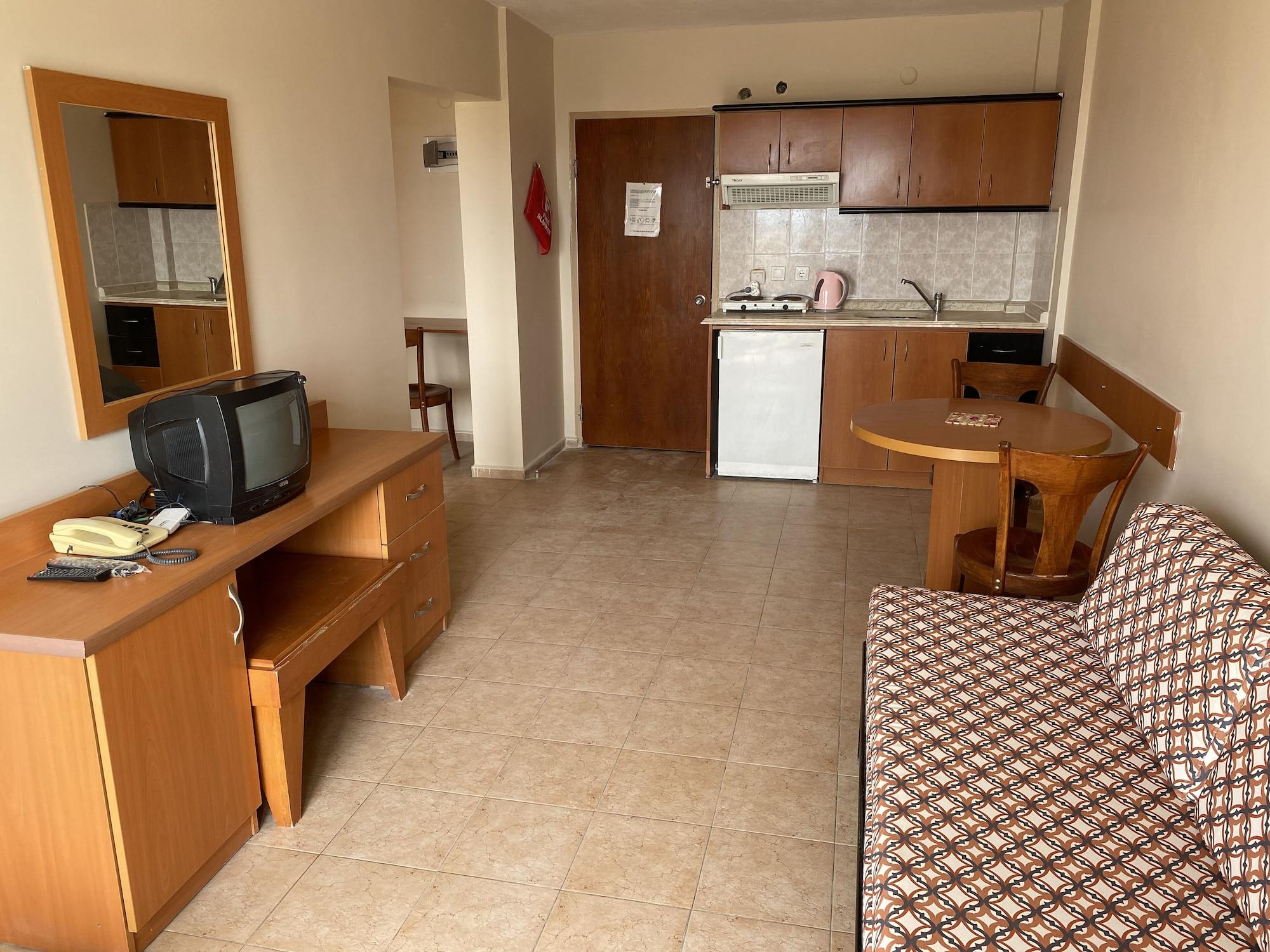 Tuntas Family Suites Kusadası Exteriör bild