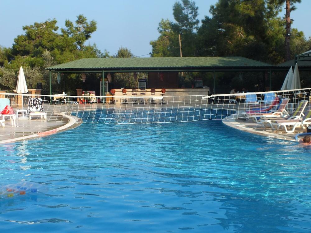 Tuntas Family Suites Kusadası Exteriör bild