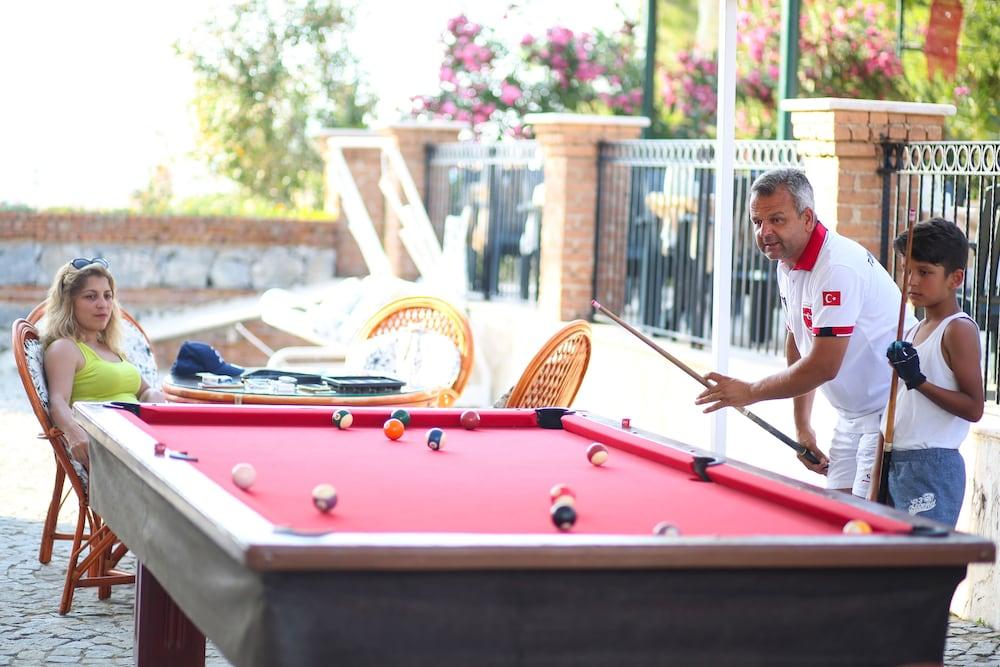 Tuntas Family Suites Kusadası Exteriör bild
