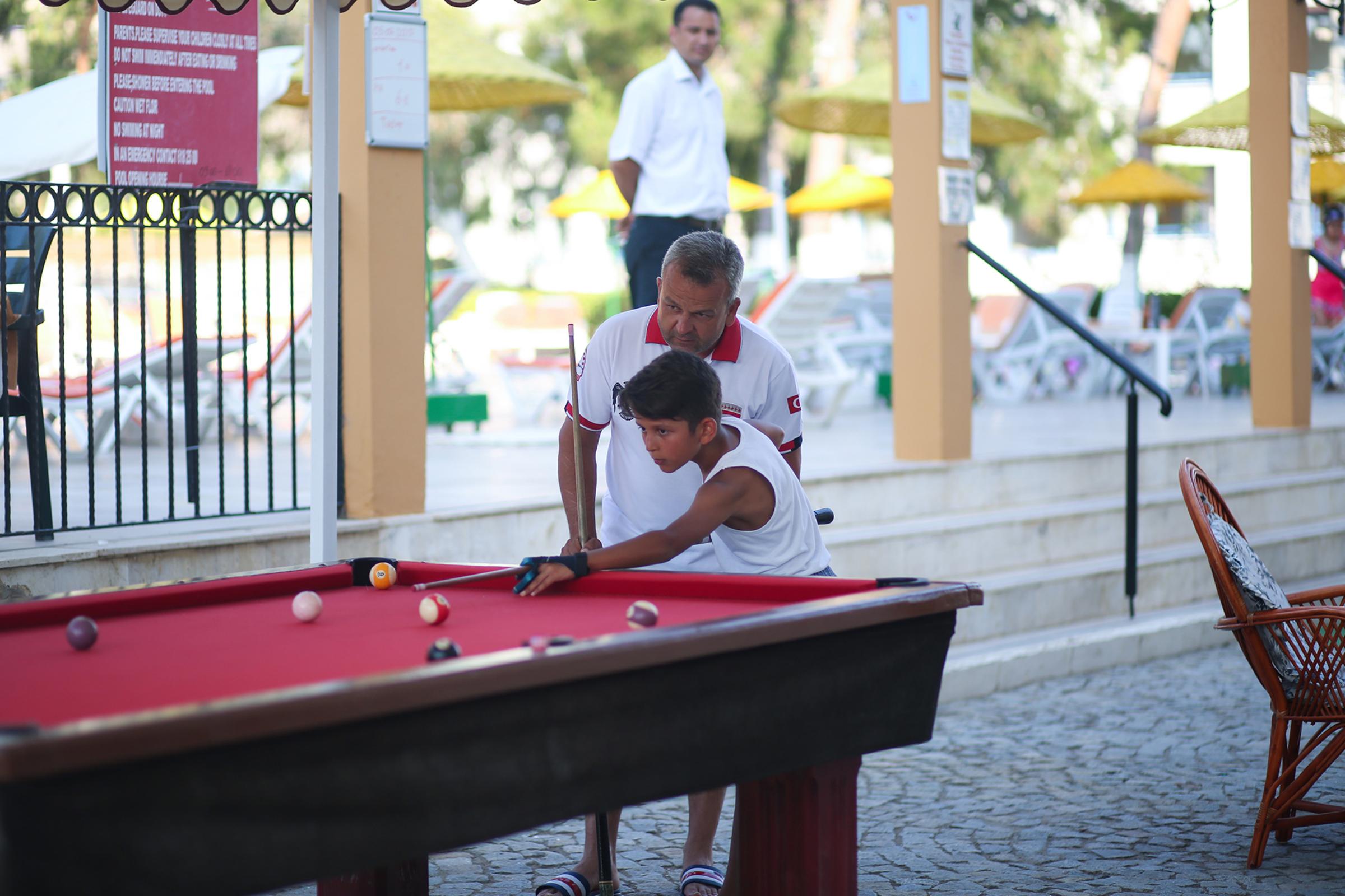 Tuntas Family Suites Kusadası Exteriör bild