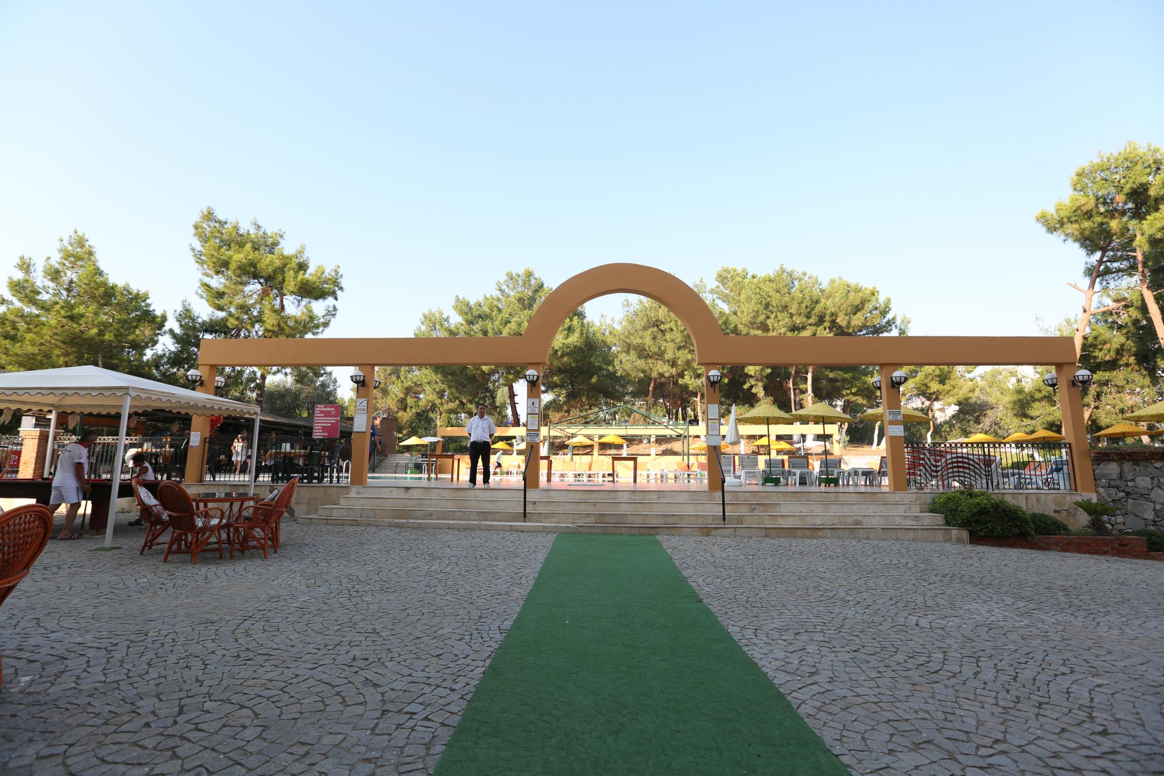 Tuntas Family Suites Kusadası Exteriör bild