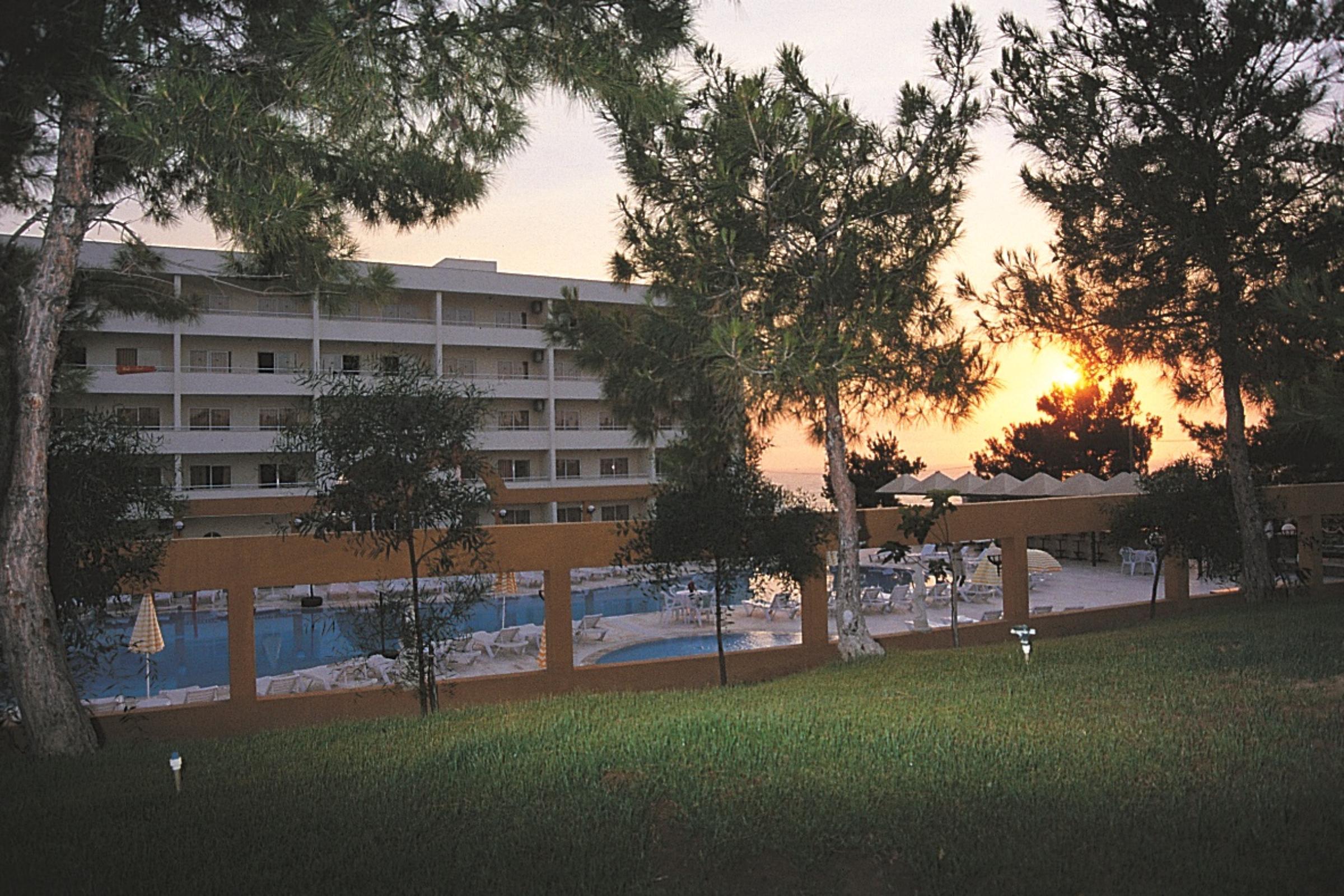 Tuntas Family Suites Kusadası Exteriör bild