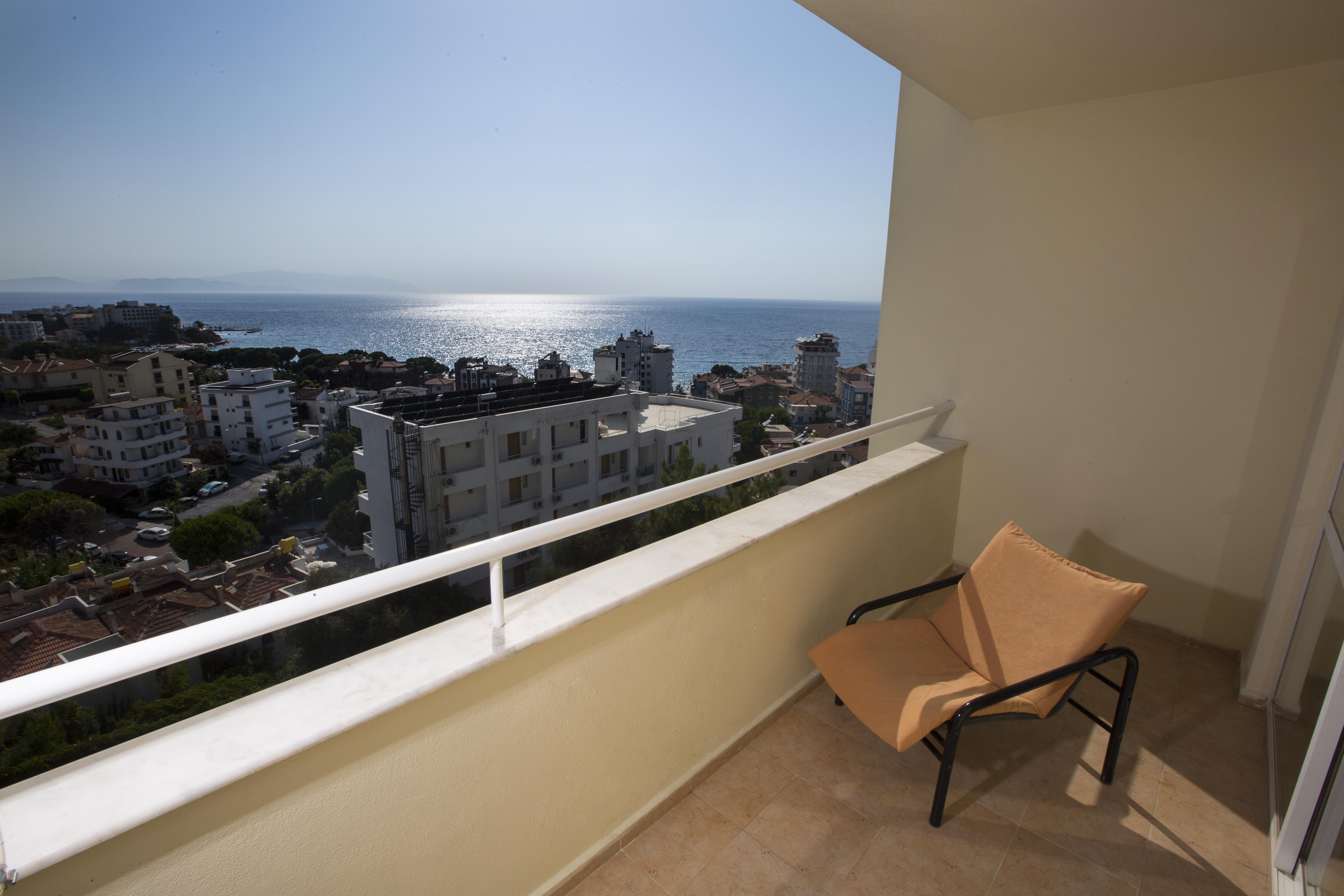 Tuntas Family Suites Kusadası Exteriör bild