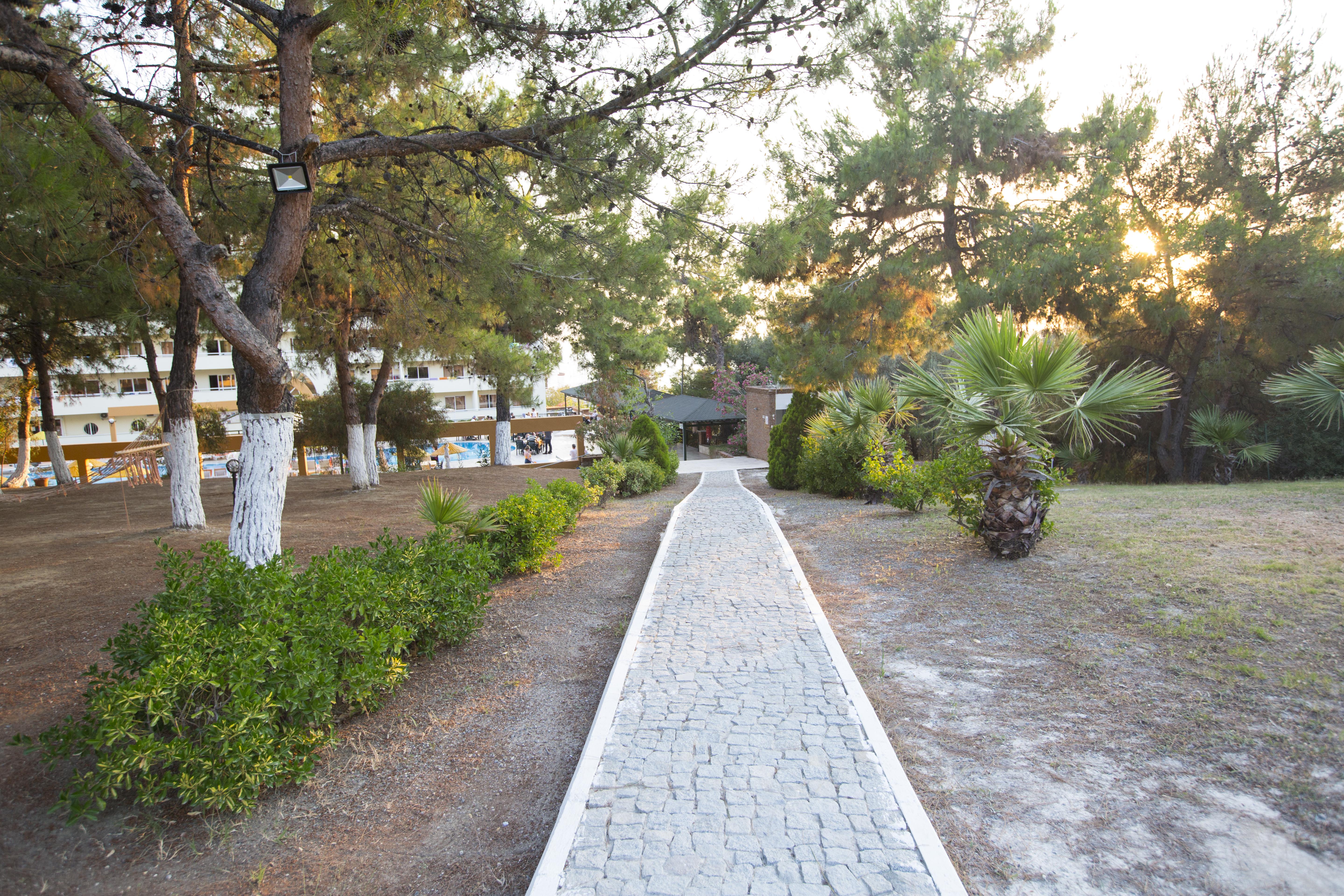 Tuntas Family Suites Kusadası Exteriör bild