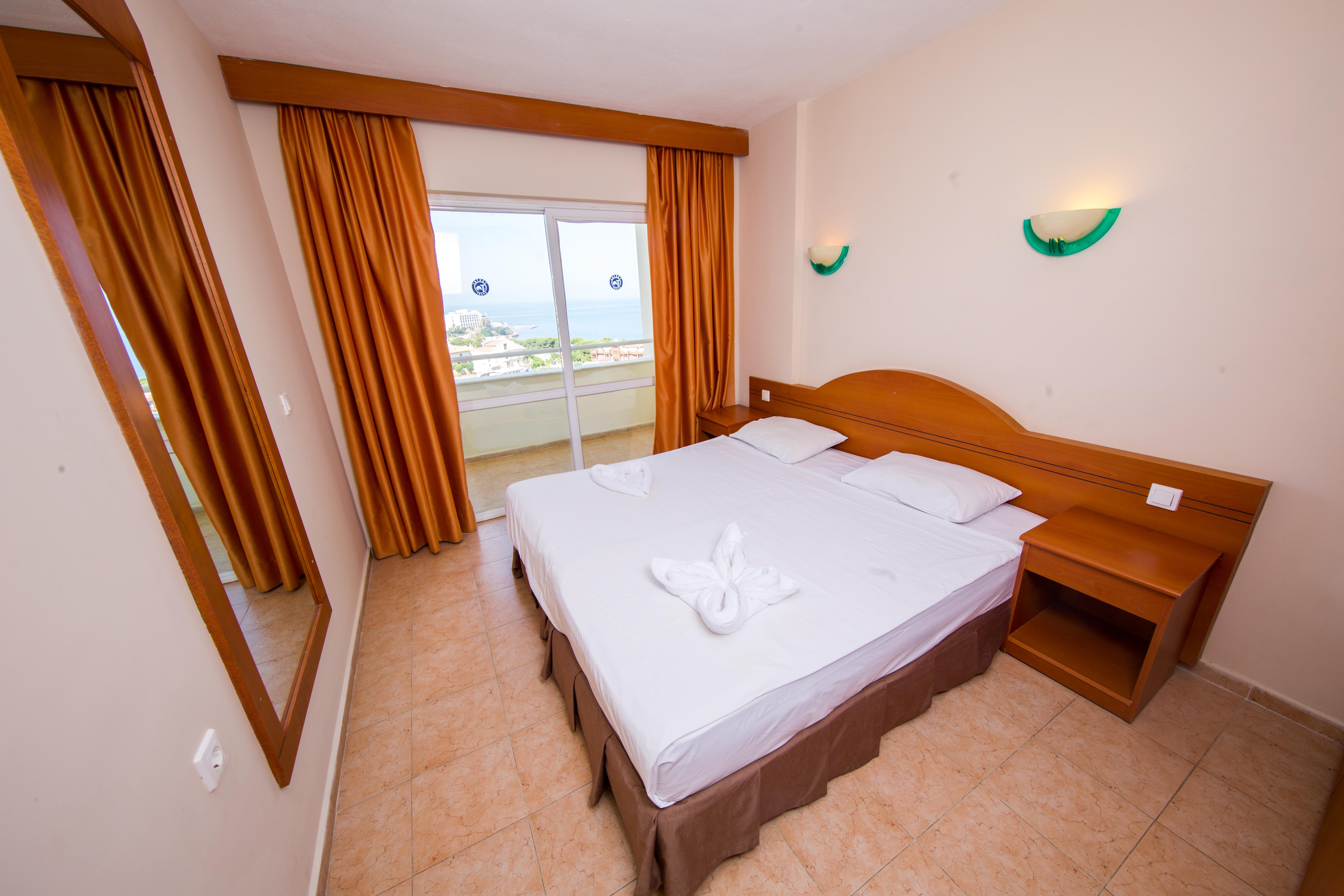 Tuntas Family Suites Kusadası Exteriör bild