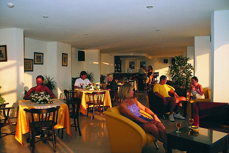 Tuntas Family Suites Kusadası Exteriör bild
