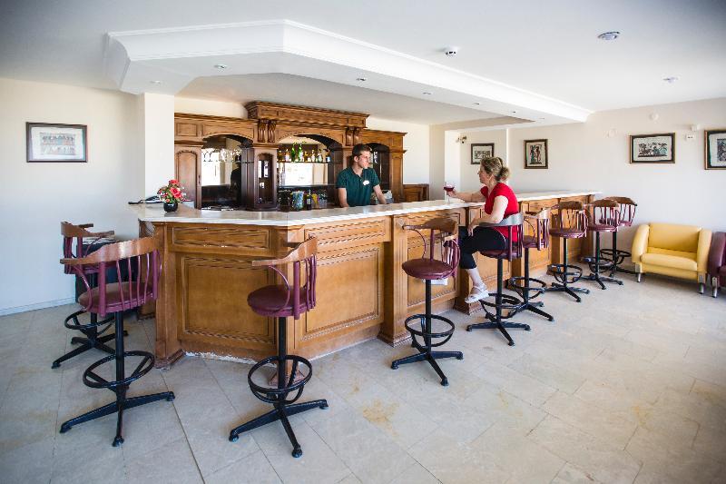 Tuntas Family Suites Kusadası Exteriör bild
