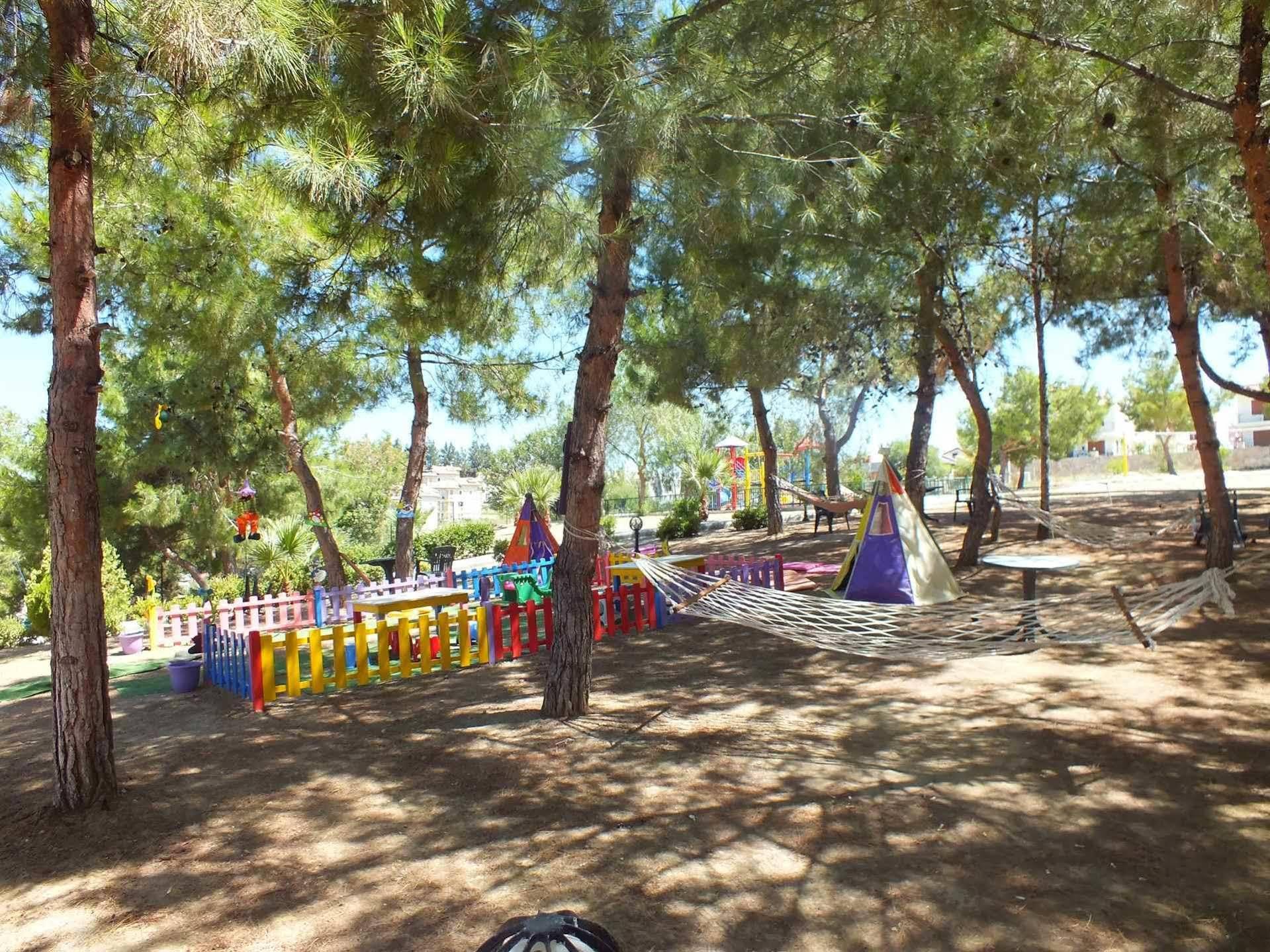 Tuntas Family Suites Kusadası Exteriör bild